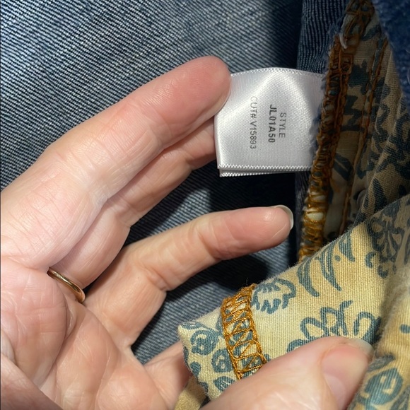 Vikki Vi Blue Ankle Frayed Jeans - Picture 8 of 11